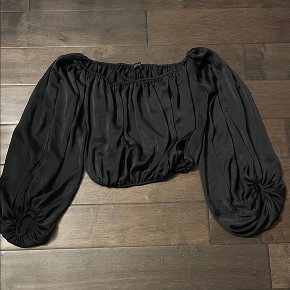 Yaya & co Black Off-Shoulder crop top Blouse, elastic cuffs, size small - Picture 1 of 8